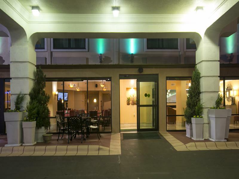 Holiday Inn Express - Biloxi - Beach Blvd By Ihg Exterior photo